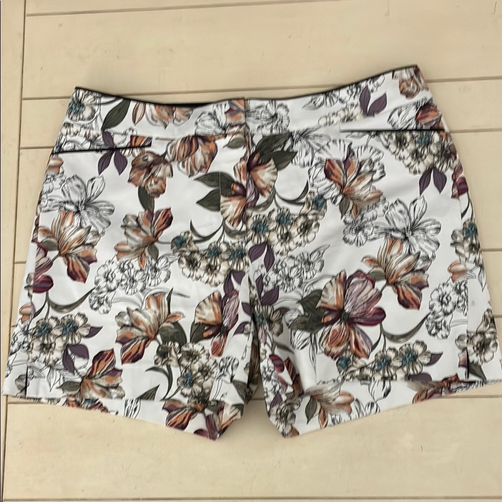 White House Black  Market “The 5” Short”. NWOT. 
Size 10.Retailed for $59.99.